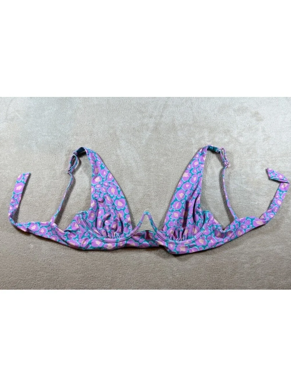 Beach Bunny Hudson High Apex Bikini Top M Pink Multi Leopard Underwire